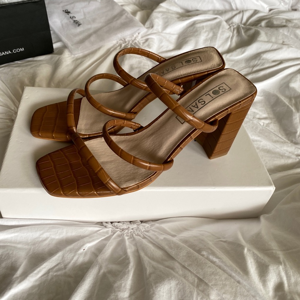 Never worn Sol Sana Judith Mule in Tan Croc